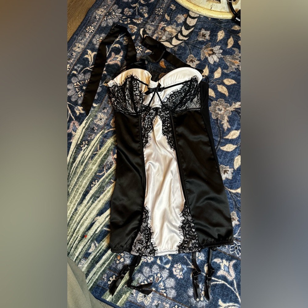 Y2k Black and White Lace Chemise